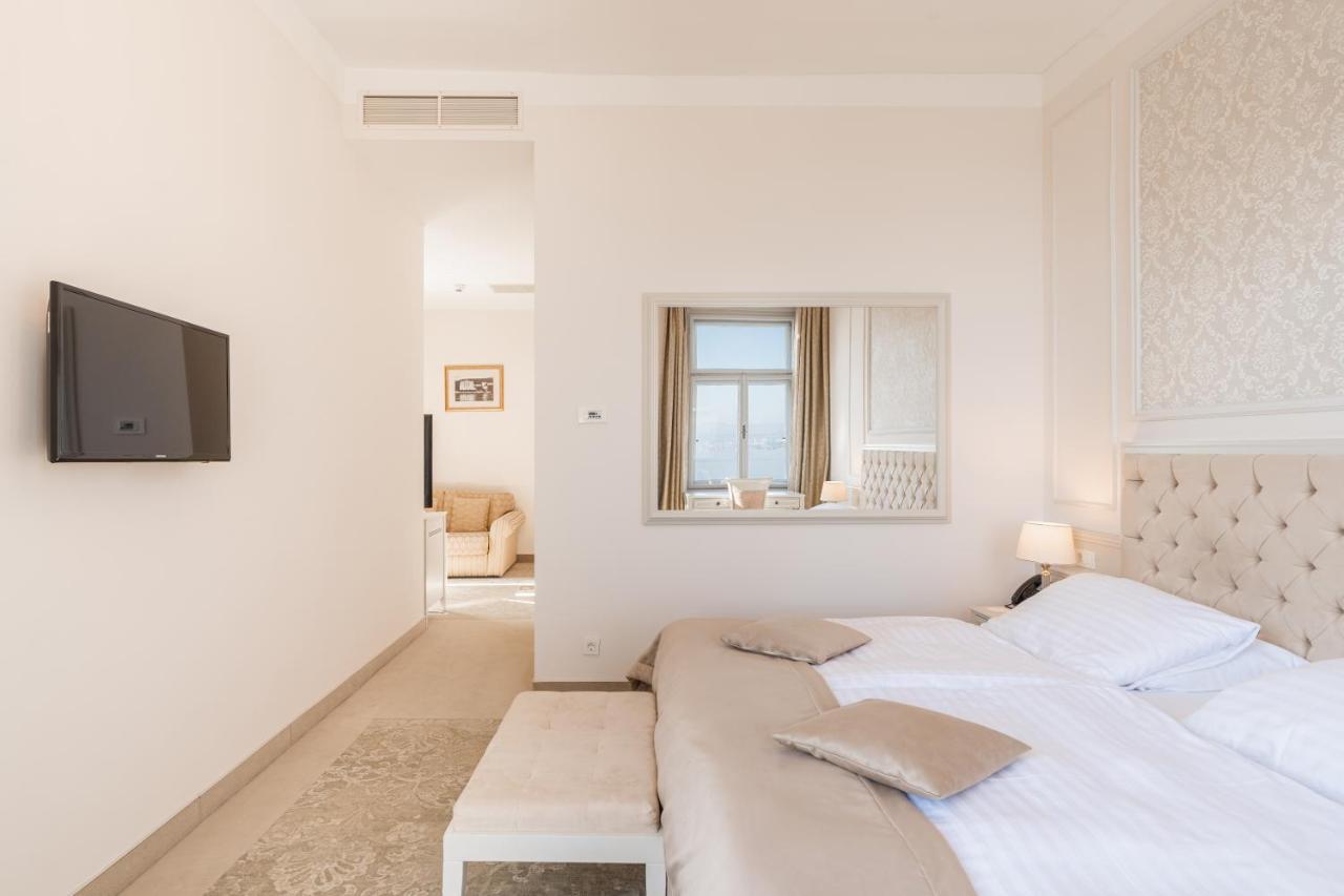 Superior Double Room Sofa Bed Balcony,1364305976:JPEG